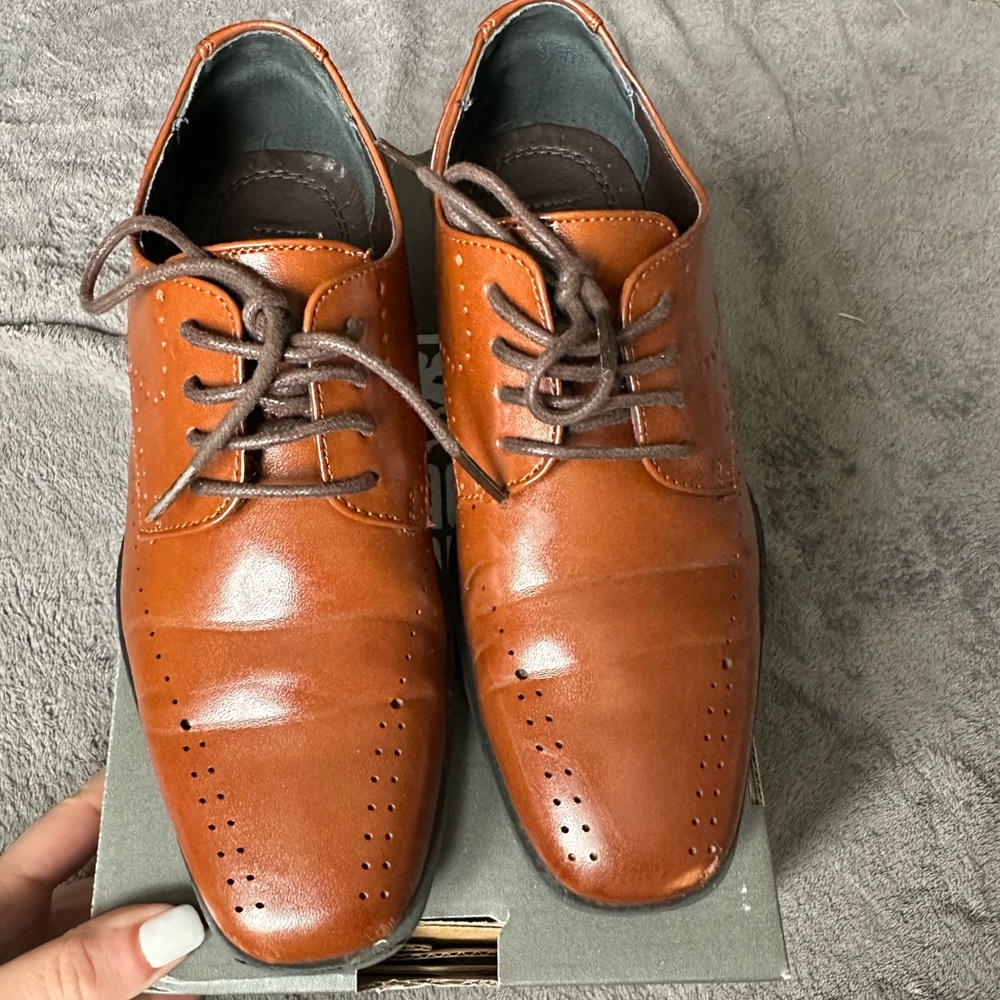 Dress shoes